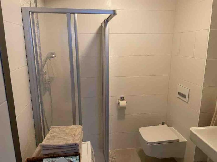 Akh - Uni 10min - Zentrum 10 Min Apartment Wien